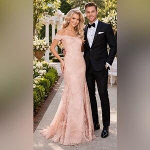 Lara Dresses 28970 Long Formal Fitted Mermaid Lace NWT